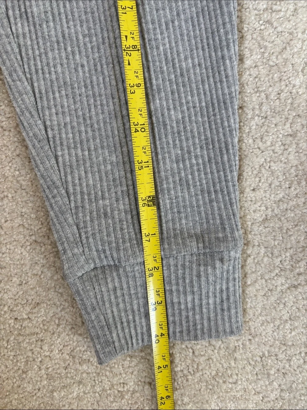 Alo Yoga Muse Sweatpants Ribbed Knit Jogger Pants Heather Gray Women’s Medium